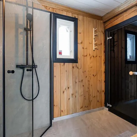 Th590- Large Ski-in Out With Jacuzzi, Sauna In 샬레